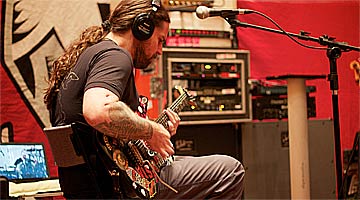 Guitarrista Andreas Kisser, do Sepultura, é o responsável pela gravação da nova música