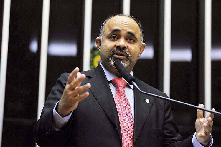 Deputado pelo PRB-MG, George Hilton (foto) foi escolhido por Dilma Rousseff como novo Ministro do Esporte