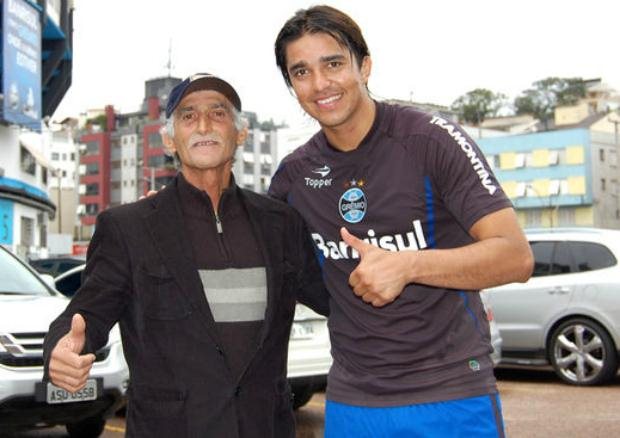Mauro Martins, pai de Marcelo Moreno, se colocou a favor de um retorno ao Grêmio, mas ainda prefere o Cruzeiro