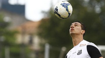 O Peixe vai seguir pagando parte do salário do centroavante