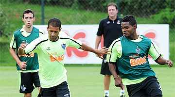 Soutto e Nikão vão respirar novos ares em 2015