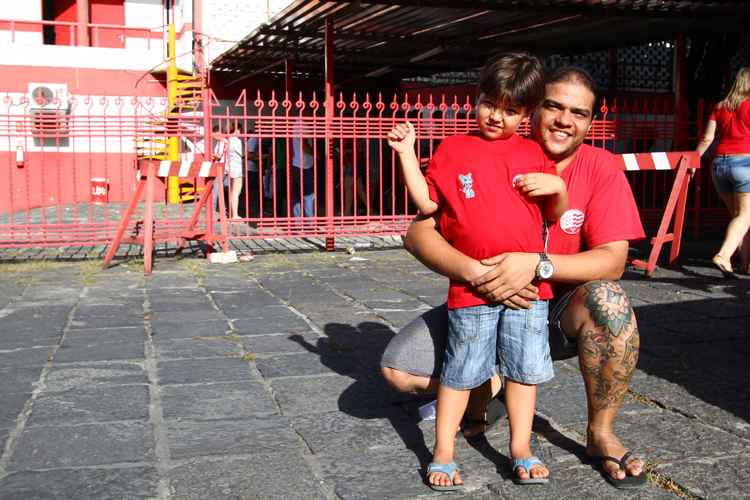 Felipe Ferreira levou seu filho pela primeira vez aos Aflitos e falou com saudosismo do estádio