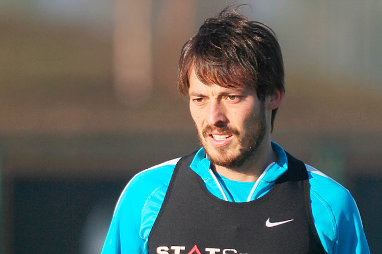 City de David Silva chega à partida contra o Arsenal com uma sequência de 12 jogos sem perder no Inglês