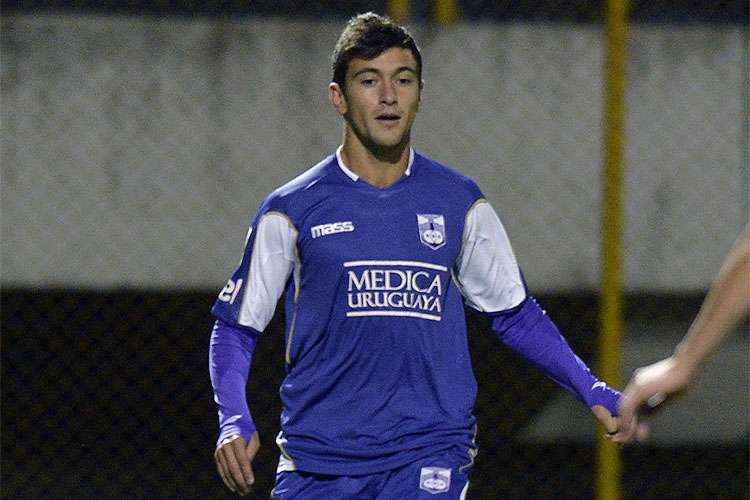 Raposa venceu a disputa com o Inter para contratar uruguaio De Arrascaeta por cinco temporadas