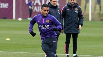 Douglas terá de parar um mês por lesão