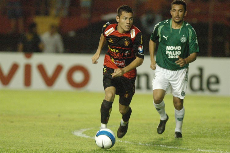 Anderson Aquino defendeu o Sport na temporada 2007 e interessa ao clube coral