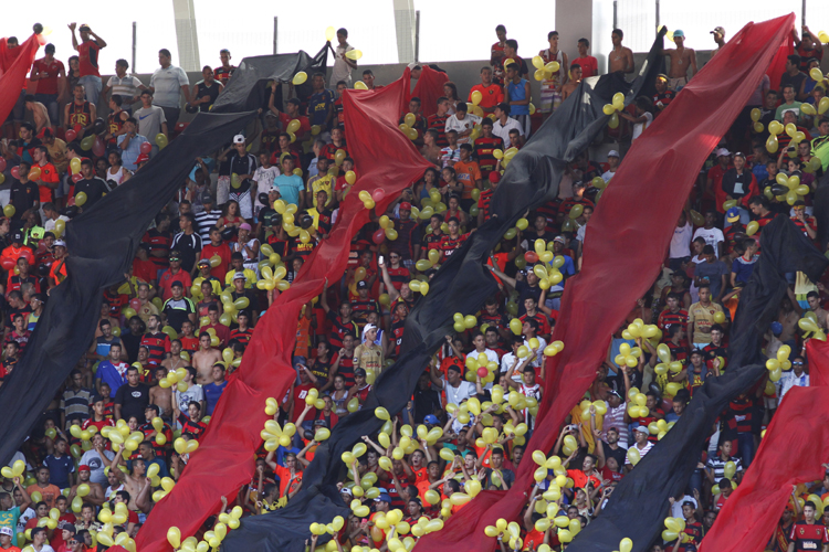 Torcida do Sport foi feliz na Arena Pernambuco em 2014 e será mandante em mais 10 jogos em 2015