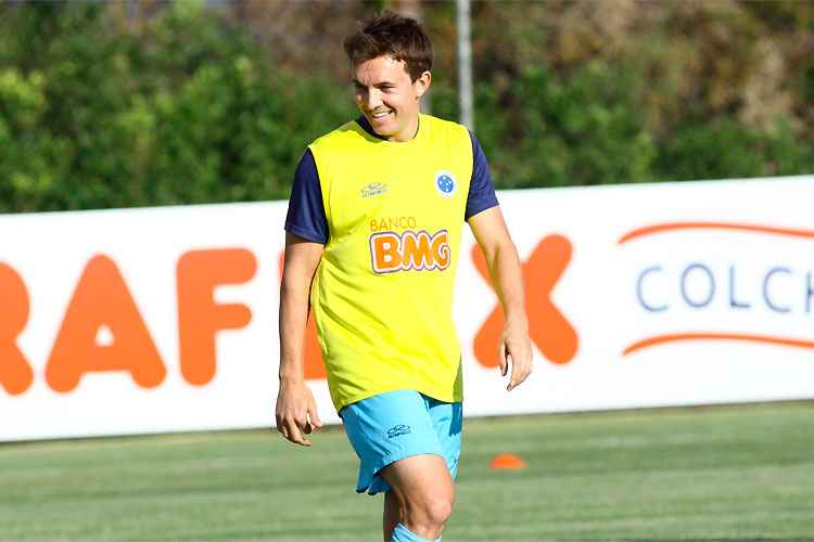 Dagoberto volta nesta terça de seu período de férias e será negociado pelo Cruzeiro nas próximas semanas