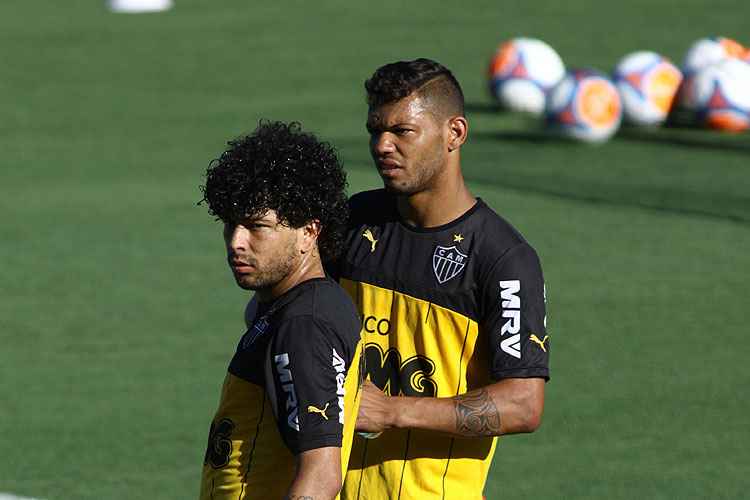 Atacante Carlos ganhou concorrência com Maicosuel e estará em campo como titular diante do Shakhtar