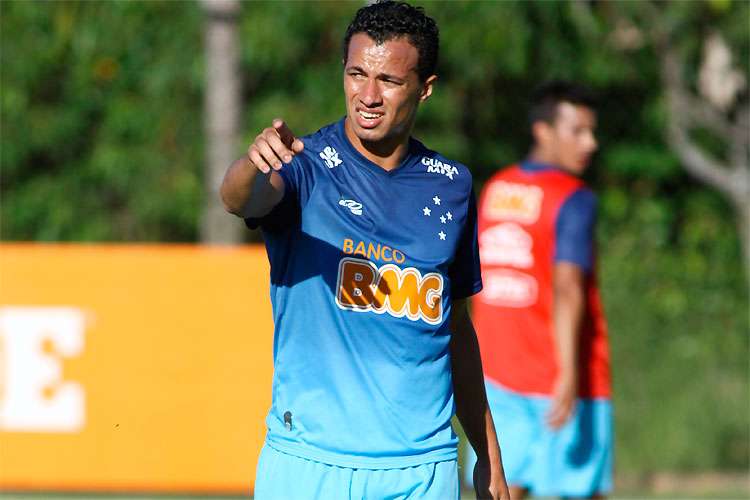 Emprestado ao Cruzeiro, Leandro Damião teve negado pedido para receber indenização do Santos