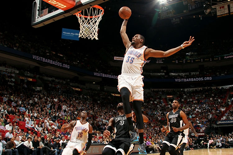 Kevin Durant não brilhou como de costume, mas ajudou Thunder a conquistar 21ª vitória na NBA