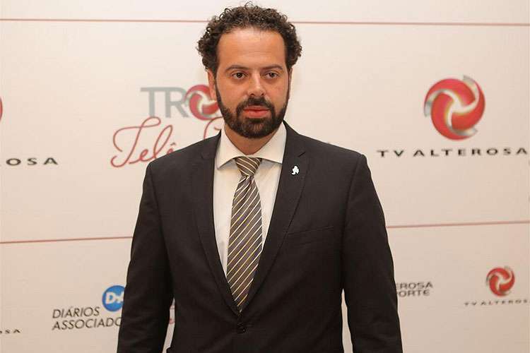 Daniel Nepomuceno participou da premiação do Troféu Telê Santana e falou sobre situação financeira