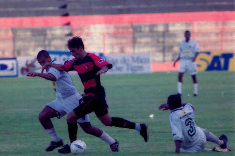 Em jogo na Ilha do Retiro, Sport enfrentou Fluminense de Feira de Santana pelo Nordestão de 2002