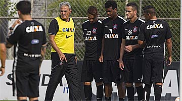 Tite convocou a torcida a apoiar a equipe durante os 90 minutos no jogo desta quarta-feira