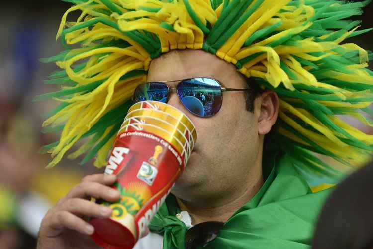 Hoje, há um vácuo na legislação a respeito de bebidas alcoólicas nos estádios. Na Copa, estava liberado