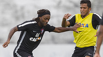 Treinador trocou Danilo por Vagner Love e deve manter a dúvida na escalaçã