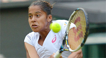 Teliana (foto) e Bia Haddad venceram no Rio Open