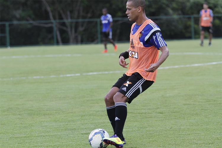"O grupo é forte, unido e tem uma mentalidade boa", afirmou o volante do Sport, Wendel