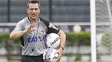 Técnico Doriva ainda tem o atacante Dagoberto, ex-Cruzeiro, à disposição para o jogo