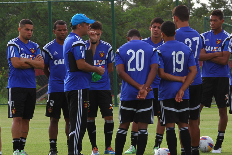 Após um início de ano com futebol abaixo da crítica, time do Sport enfim começa a evoluir na temporada