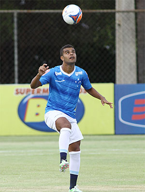 Alisson é esperança cruzeirense em 2015