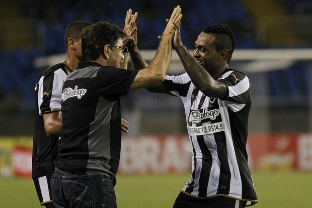 O Botafogo venceu o Tigres por 3 a 0 na última quarta-feira