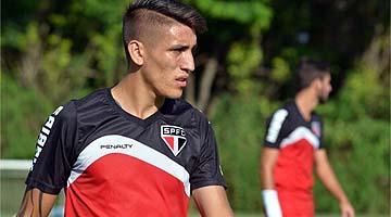 Centurión (foto), Luis Fabiano e Souza treinaram com o grupo nesta terça-feira