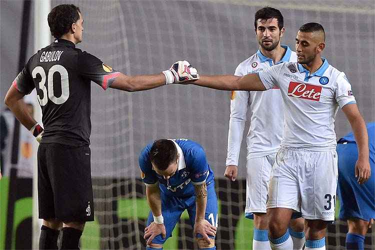 Triunfo fez Napoli encerrar jejum de 26 anos sem avançar às quartas de final de uma competição europeia