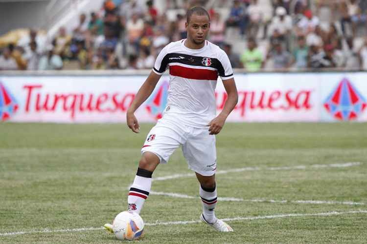Bruninho quer evitar decidir a classificação no Pernambucano num clássico com o Sport