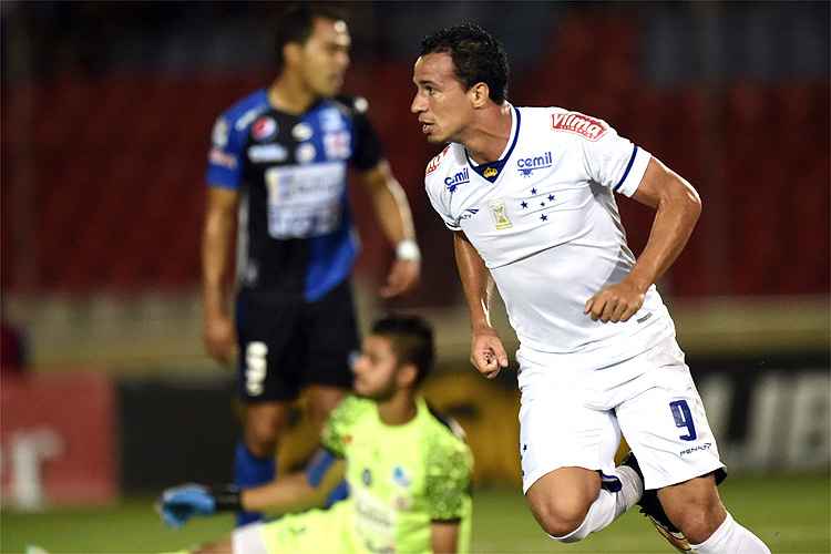 Leandro Damião marcou e manteve boa média: agora são sete gols e quatro assistências em 10 jogos