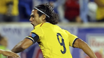 Falcao Garcia marcou dois gols nesta quinta