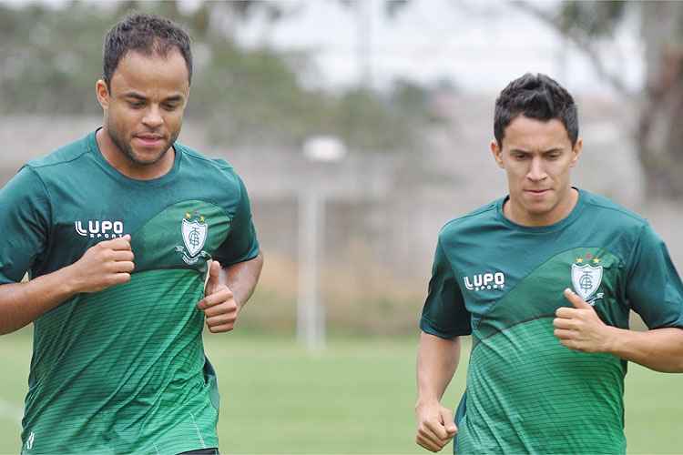 Meia Mancini trabalhou a parte física e pode retornar ao time caso a equipe se classifique para as semifinais