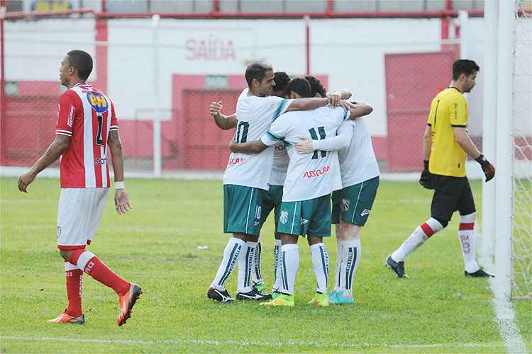 Com menos recursos que Cruzeiro e Atlético, Caldense dá show em dupla e termina 1ª fase na liderança