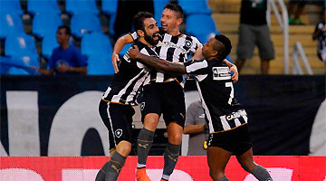 Jogadores do Botafogo comemoram um dos gols