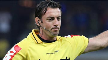 Raphael Claus será o árbitro neste domingo