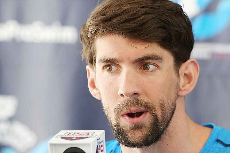 Phelps, dono de 18 medalhas olímpicas de ouro, foi suspenso e teve seu nome retirado da equipe dos EUA