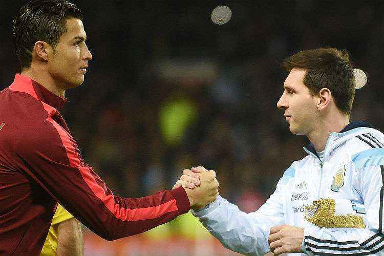 Pelé justifica preferência por características de Messi em relação a Ronaldo e avisa: