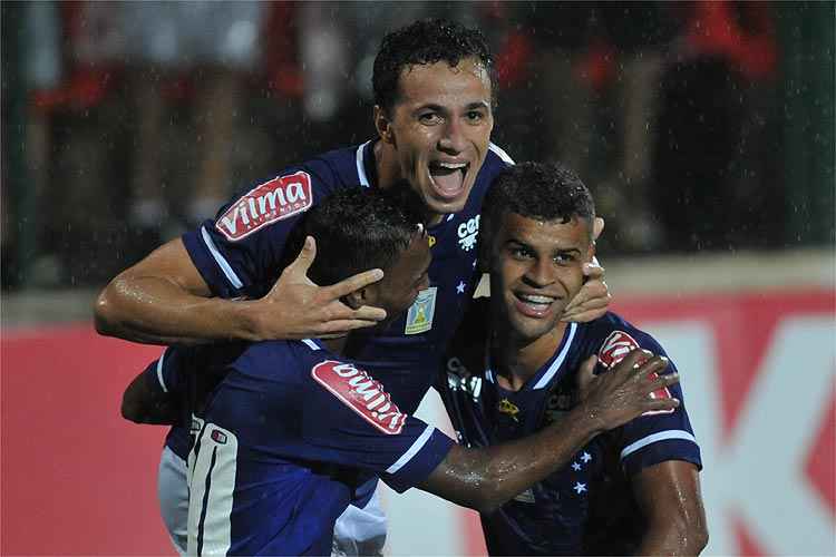 Destaques ofensivos do Cruzeiro, Damião (centro) e Alisson (direita) se recuperam de lesões musculares