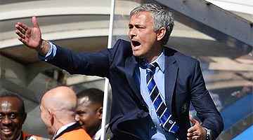 Mourinho renovou seu vínculo com o Chelsea por mais dois anos e ficará no Inglês até 2019