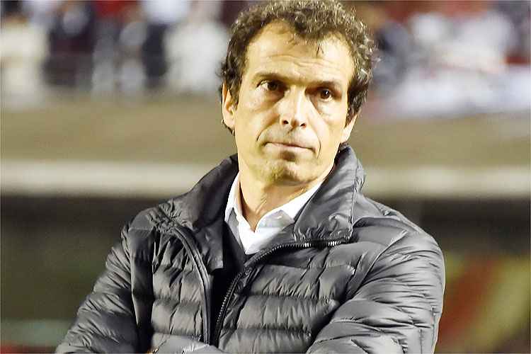 "Sempre dou o meu melhor na função que me cabe", disse Milton Cruz, efetivado como treinador do Tricolor
