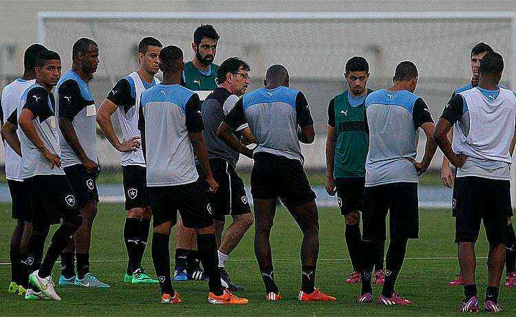 Botafogo, que estreia neste sábado, fora de casa, contra o Paysandu, em Belém, entra na disputa como favorito