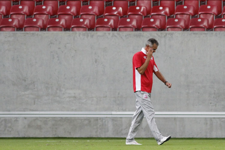 Técnico gostou do que viu do seu time na estreia alvirrubra na Série B, contra o Luverdense, na Arena PE