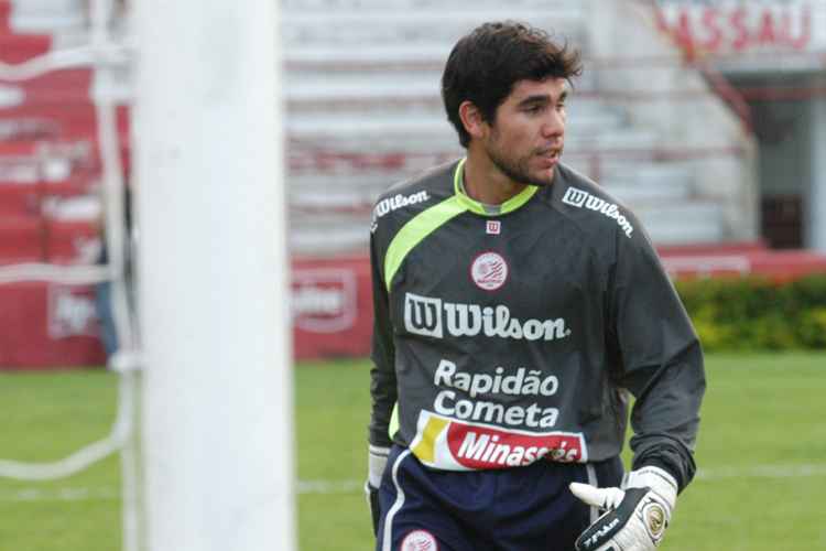 Revelado nas categorias de base do clube, Rodolplho pode estar voltando ao Náutico para a Série B