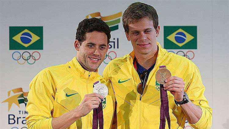Thiago Pereira (E) e Cesar Cielo terão como grandes rivais Michael Phelps e Ryan Lochte