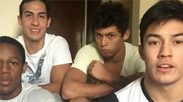 Ângelo Assumpção (primeiro à esquerda) foi o alvo da suposta brincadeira racista de seus companheiros de Seleção