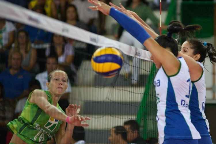 Michelle Pavão foi a maior pontuadora do Brasília na temporada 2014/2015