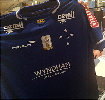Protótipo com possível novo patrocinador do Cruzeiro já circula na internet