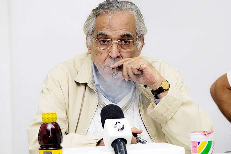 Eurico Miranda: "Futebol não pode ser apitado por veado. Veado que apita futebol pode se comprometer"