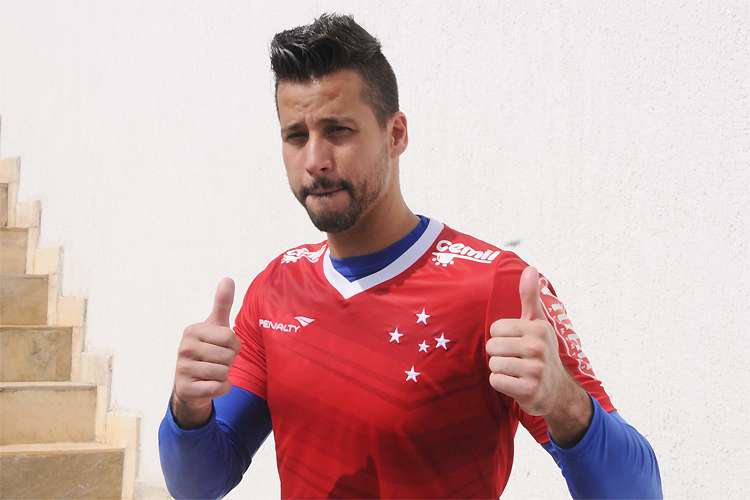 Em dia de recorde pelo Cruzeiro, goleiro Fábio tem motivos de sobra para confiar em vitória celeste
