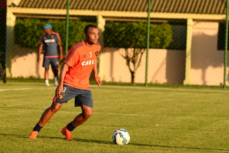 Samuel Xavier reconheceu que o time caiu de rendimento no segundo tempo contra o Joiville